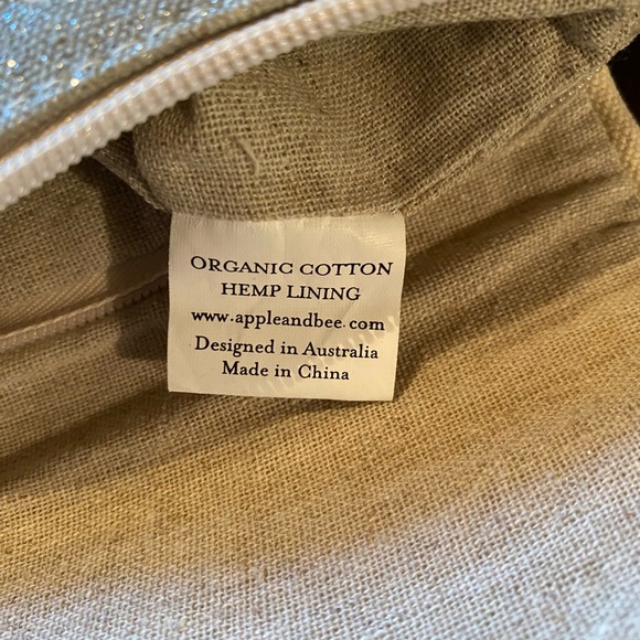 Apple & bee clutch/ makeup bag/wallet - Picture 6 of 6